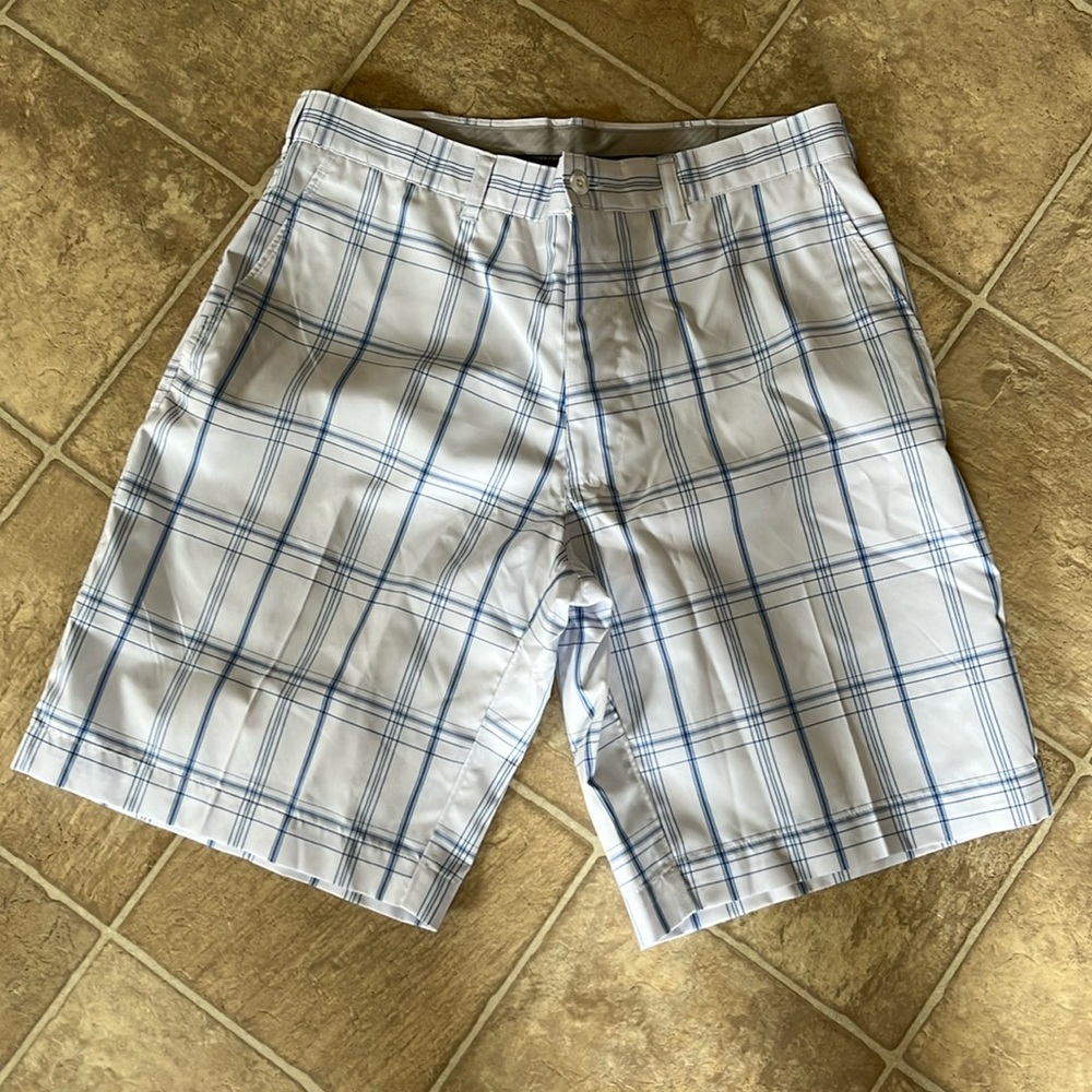 Men’s golf shorts. Champions Tour. White &  blue plaid 32. Perfect condition